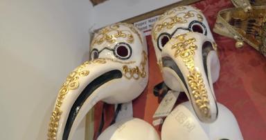 古董威尼斯鸟面具商店